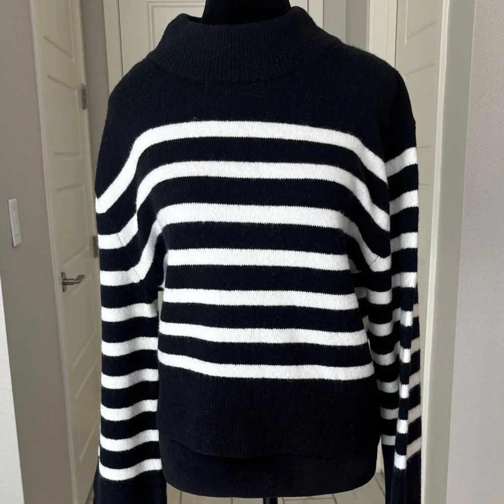 J. Crew Strip Sweater Size S  NWT - Picture 5 of 11